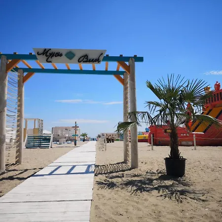 ☆casin Flat☆5 Min To Beach☆netflix☆a/c☆ * קונסטנצה