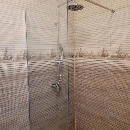 ☆casin Flat☆5 Min To Beach☆netflix☆a/c☆ Apartament Constanţa