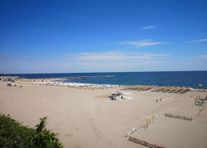 ☆casin Flat☆5 Min To Beach☆netflix☆a/c☆ Constanţa