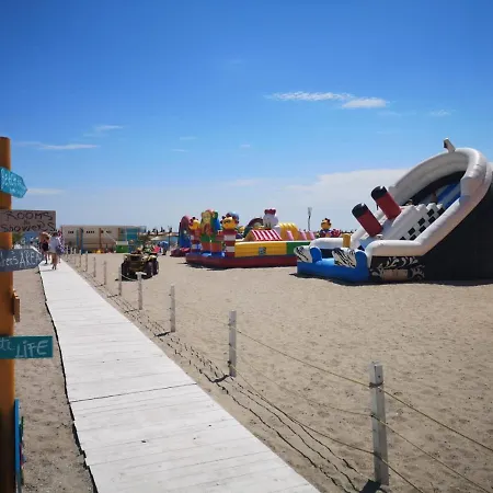 ☆casin Flat☆5 Min To Beach☆netflix☆a/c☆ * Constanta