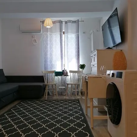 Apartment ☆casin Flat☆5 Min To Beach☆netflix☆a/c☆
