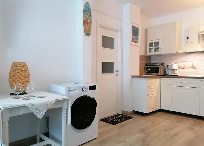 ☆casin Flat☆5 Min To Beach☆netflix☆a/c☆ * Konstanca